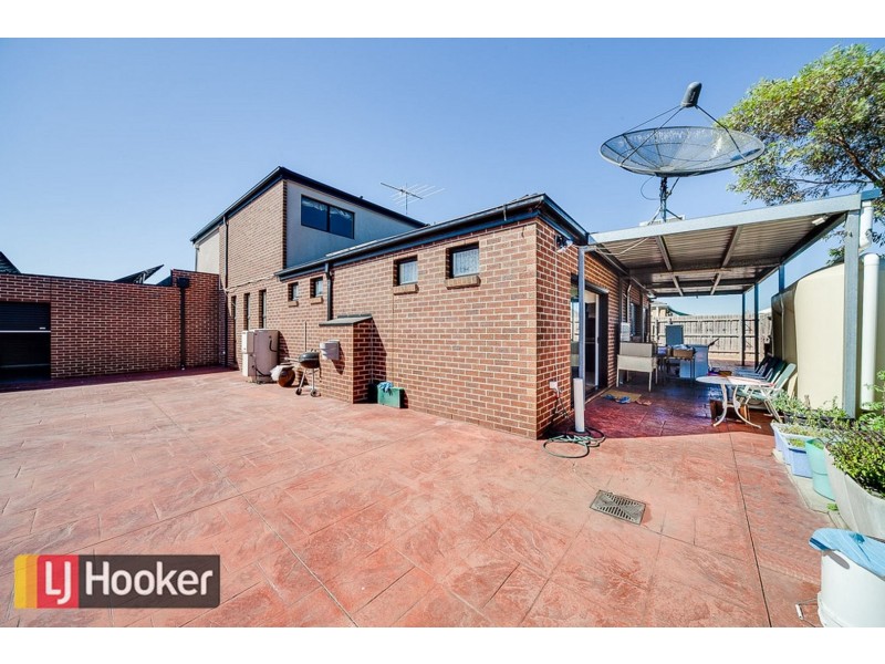 9 Pharaoh Drive, Cranbourne VIC 3977