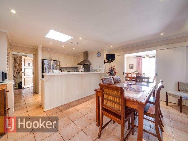 10 LOXWOOD AVE, Keysborough VIC 3173