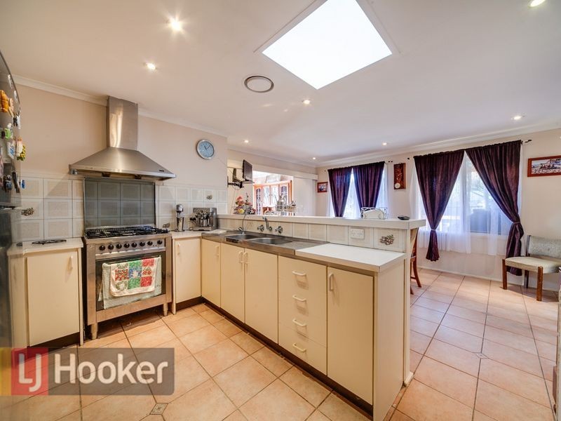 10 LOXWOOD AVE, Keysborough VIC 3173