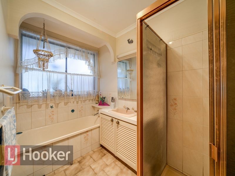 10 LOXWOOD AVE, Keysborough VIC 3173