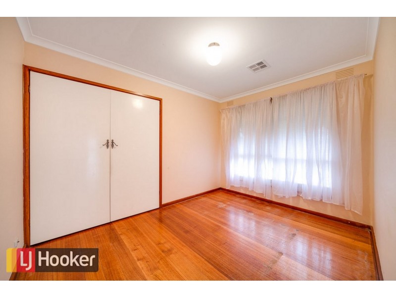 10 CORNWALL AVE, Keysborough VIC 3173