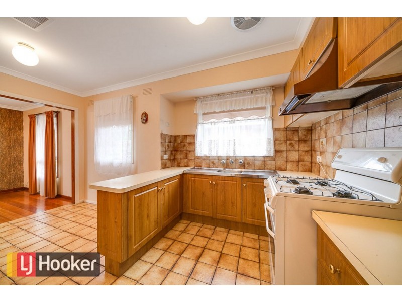 10 CORNWALL AVE, Keysborough VIC 3173