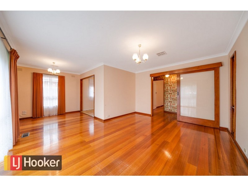 10 CORNWALL AVE, Keysborough VIC 3173