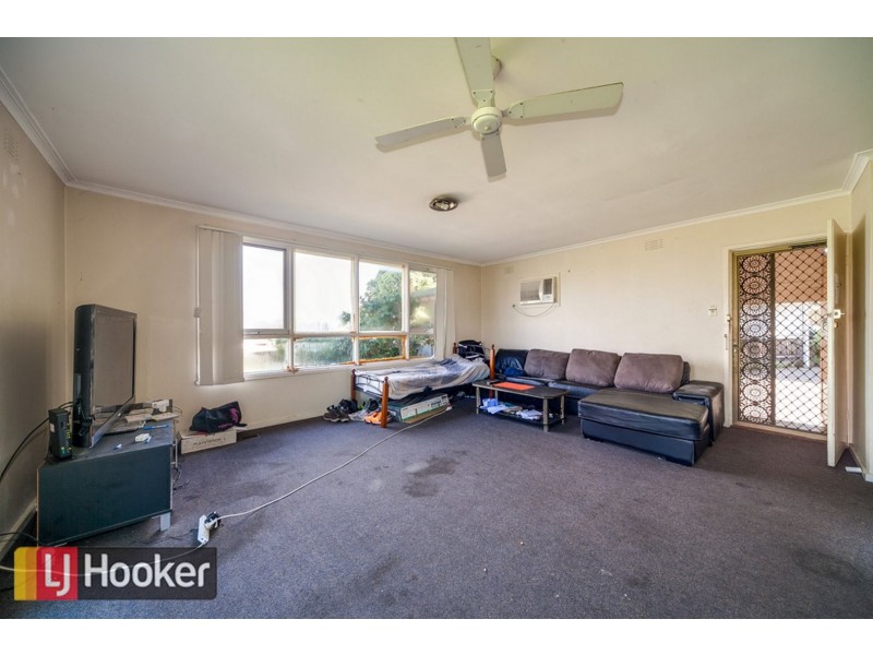10 CARLYON CRT, Springvale VIC 3171