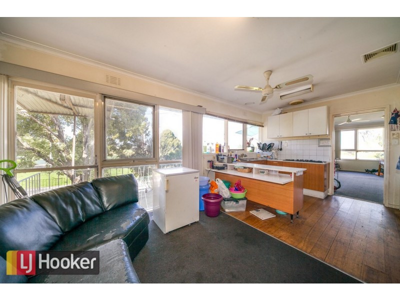 10 CARLYON CRT, Springvale VIC 3171