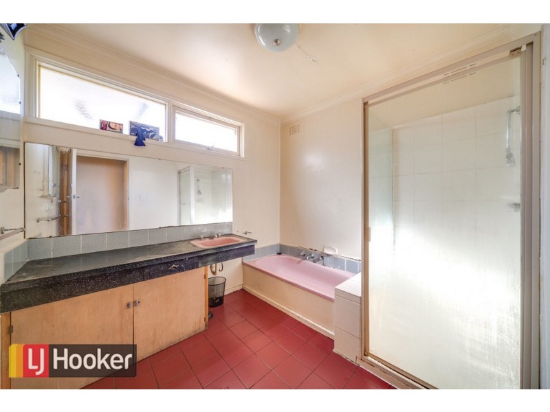 10 CARLYON CRT, Springvale VIC 3171