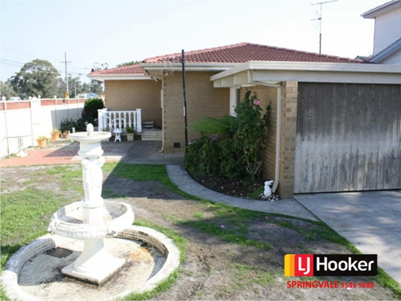 28 Andleon Way, Springvale South VIC 3172