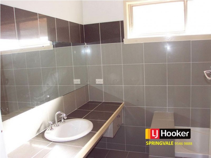 17 Regina Street, Springvale South VIC 3172