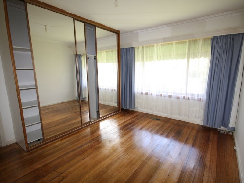 25 Oakwood Avenue, Dandenong North VIC 3175