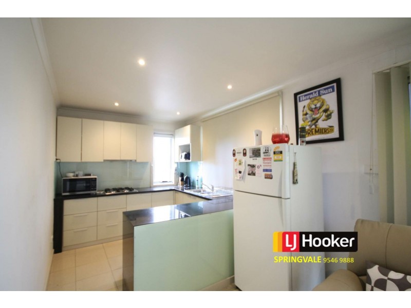 9/8 St James Avenue, Springvale VIC 3171