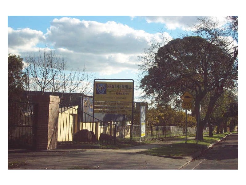 SHOP+4 BEDROOMS/24 Hosken Street, Springvale South VIC 3172