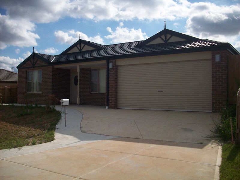 69 Diamond Parade, Skye VIC 3977