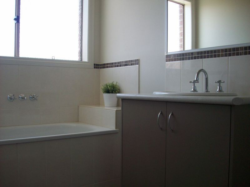 69 Diamond Parade, Skye VIC 3977