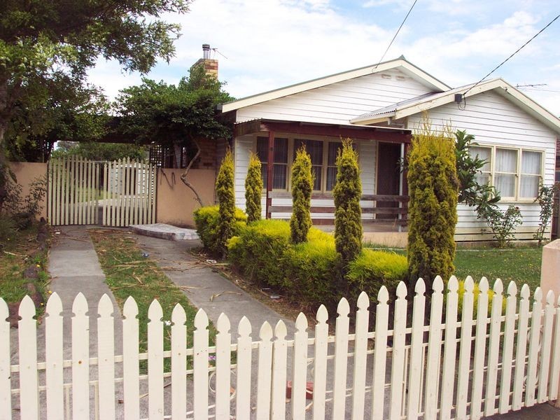 2 Glendale Road, Springvale VIC 3171