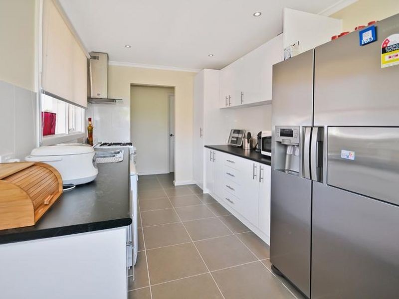 11 Worsley Avenue, Clayton South VIC 3169