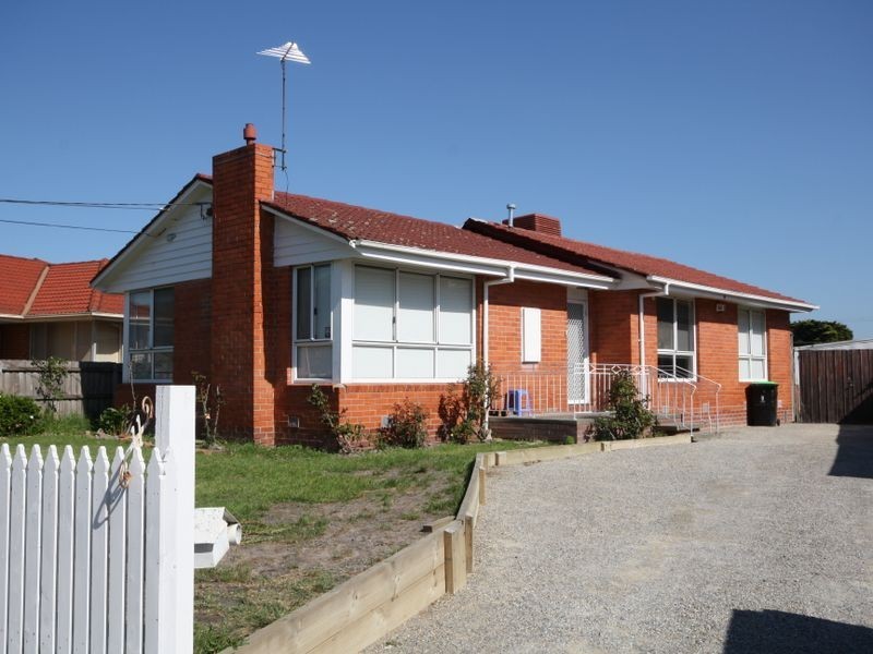 11 Worsley Avenue, Clayton South VIC 3169