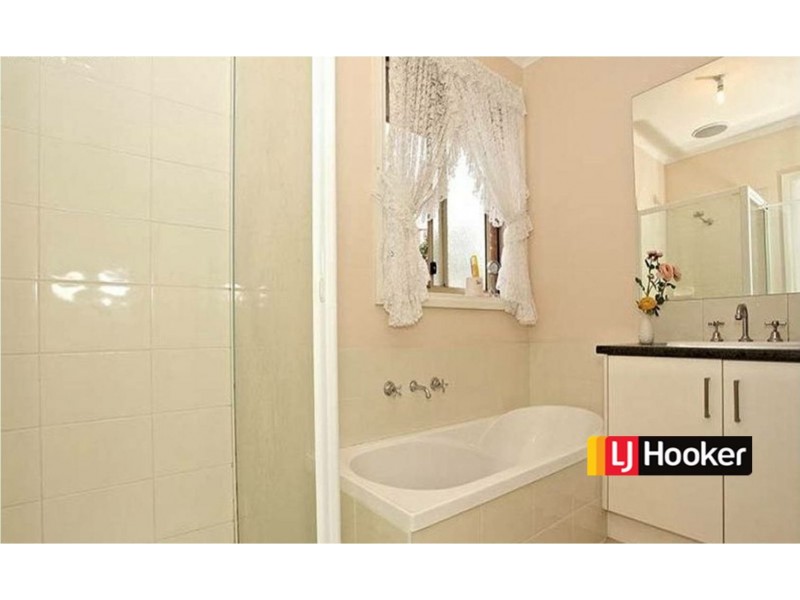 2/5-7 McLEOD Street, Springvale VIC 3171