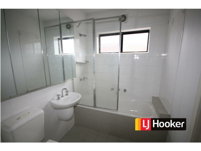 10/2 Monash Green Drive, Clayton VIC 3168