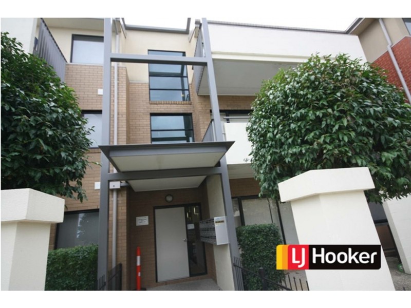 10/2 Monash Green Drive, Clayton VIC 3168