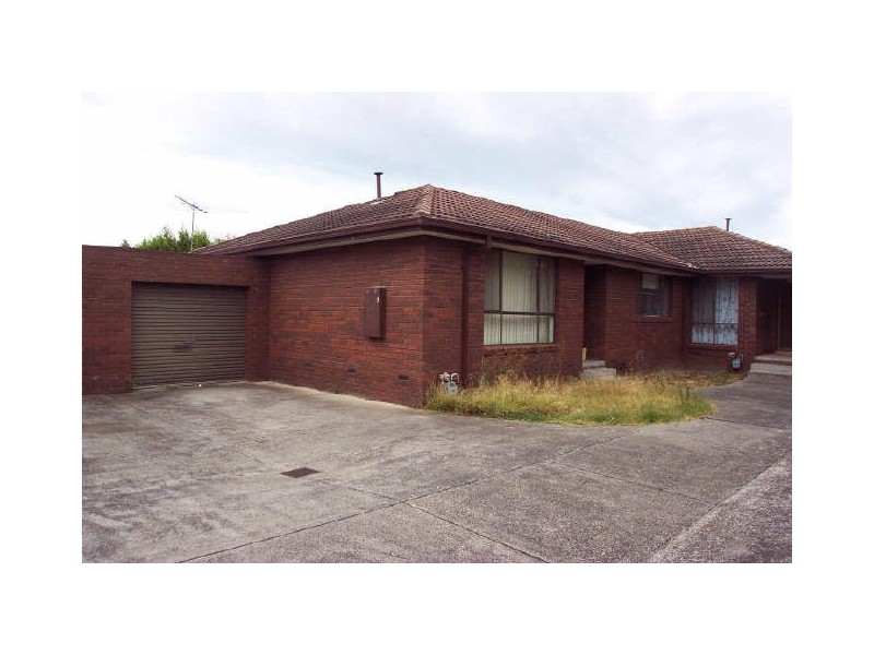 2/24 Royal Avenue  (79  J10), Springvale VIC 3171