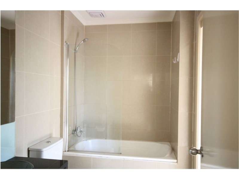 11/8 St James Avenue, Springvale VIC 3171