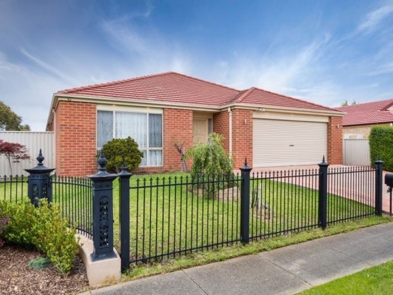 1 Ashbrook Way, Cranbourne West VIC 3977