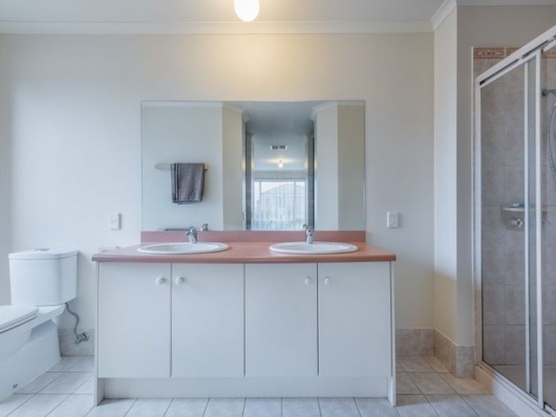 1 Ashbrook Way, Cranbourne West VIC 3977