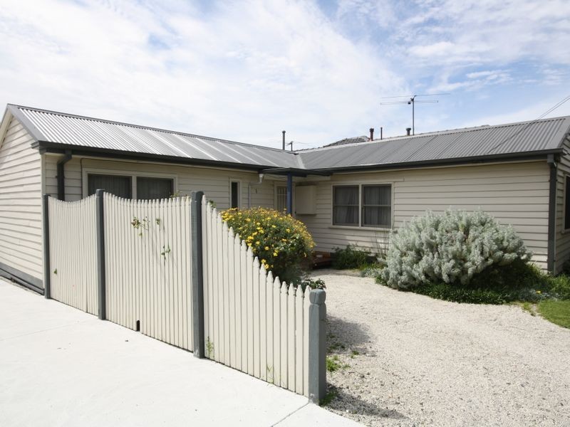 1/11 Treesbank Avenue, Springvale VIC 3171
