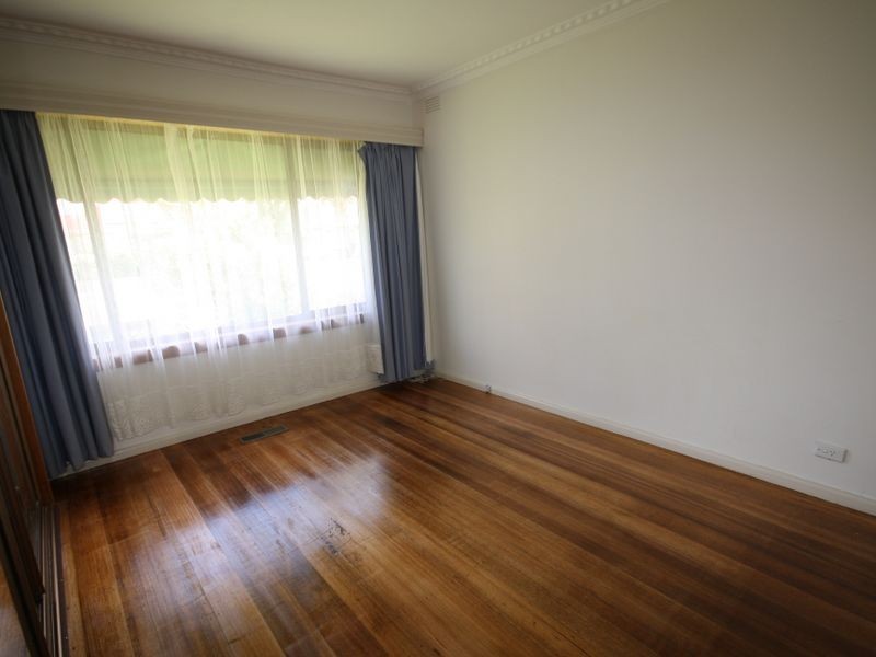 25 Oakwood Avenue, Dandenong North VIC 3175