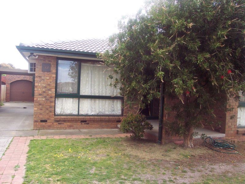 33 Springvalley Drive, Clayton South VIC 3169