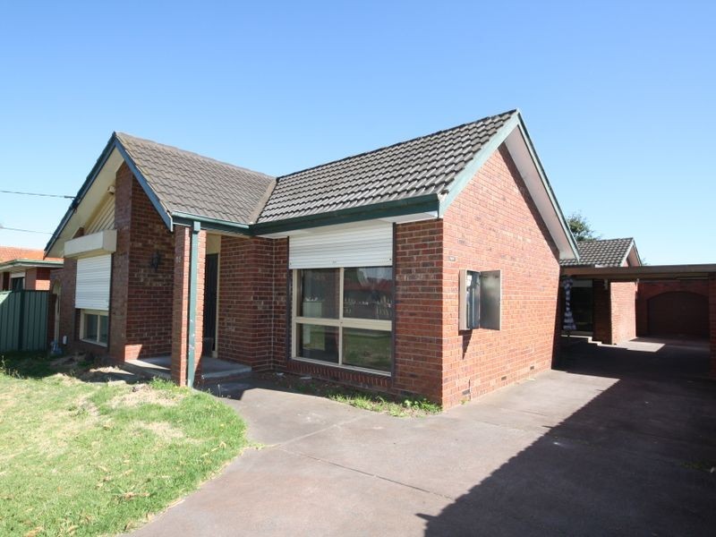 35 Springvalley Drive (79 F8), Clayton South VIC 3169