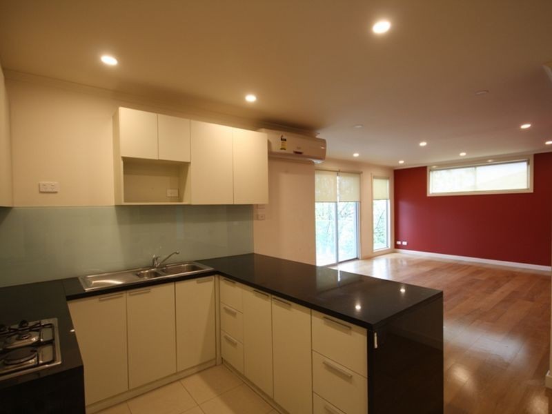 13/8 St. James Avenue, Springvale VIC 3171