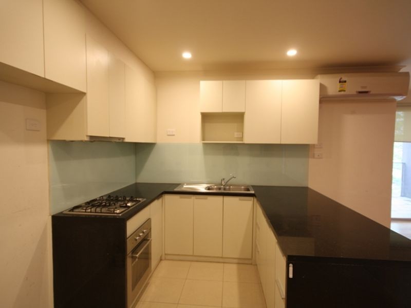 13/8 St. James Avenue, Springvale VIC 3171