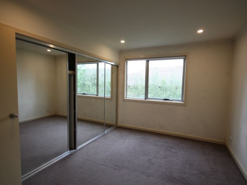 13/8 St. James Avenue, Springvale VIC 3171