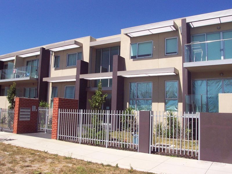 13/8 St. James Avenue, Springvale VIC 3171