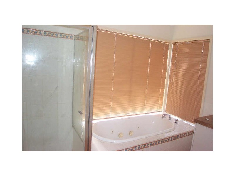 9 Perri Raso Rise (82 B7), Rowville VIC 3178