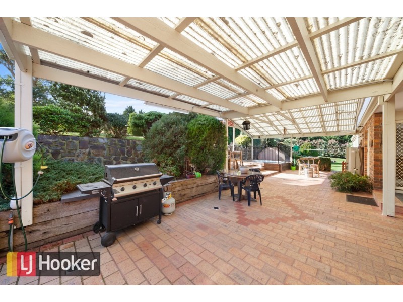 18-20 Cranston Close, Narre Warren North VIC 3804