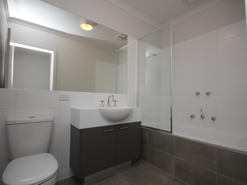 16 Nokota Lane, Clyde North VIC 3978