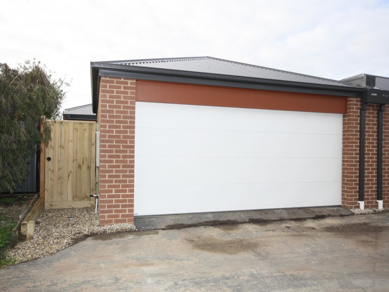 16 Nokota Lane, Clyde North VIC 3978