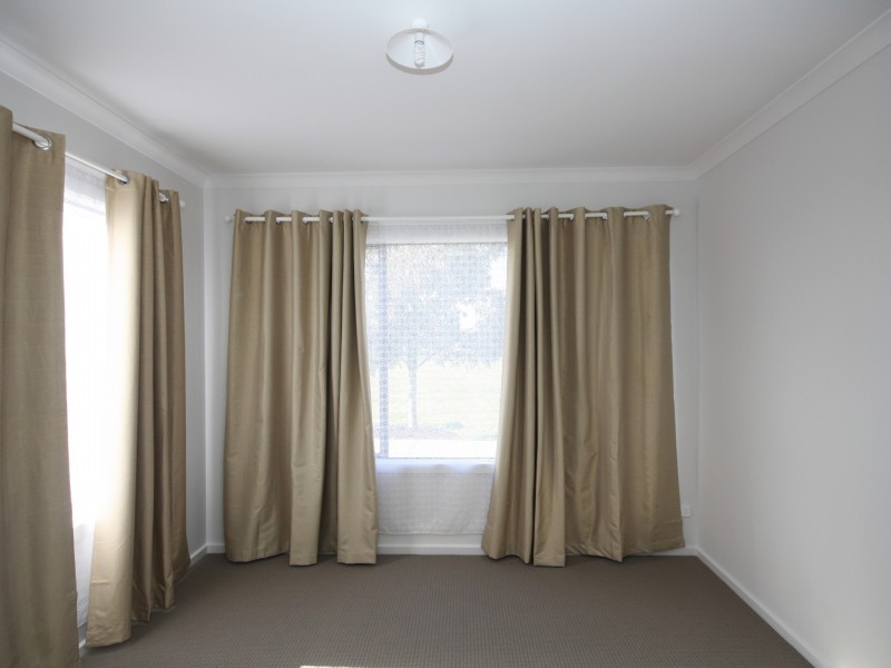 16 Nokota Lane, Clyde North VIC 3978