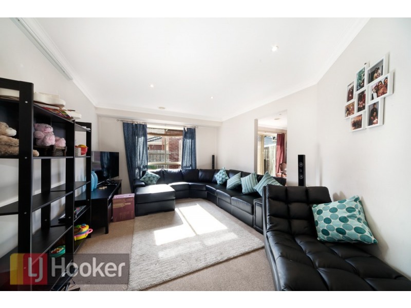 2/5 THROUGH ROAD, Noble Park VIC 3174