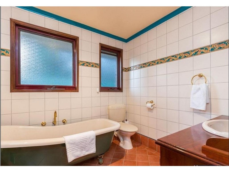 13 Wentworth Ave, Rowville VIC 3178