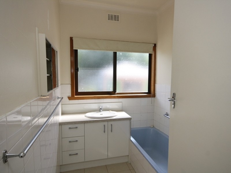 1 Dunvegan Crescent, Dandenong VIC 3175