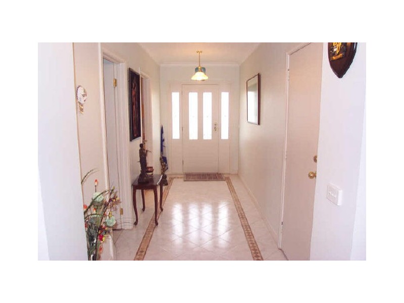 18 Emmerson Street, Keysborough VIC 3173