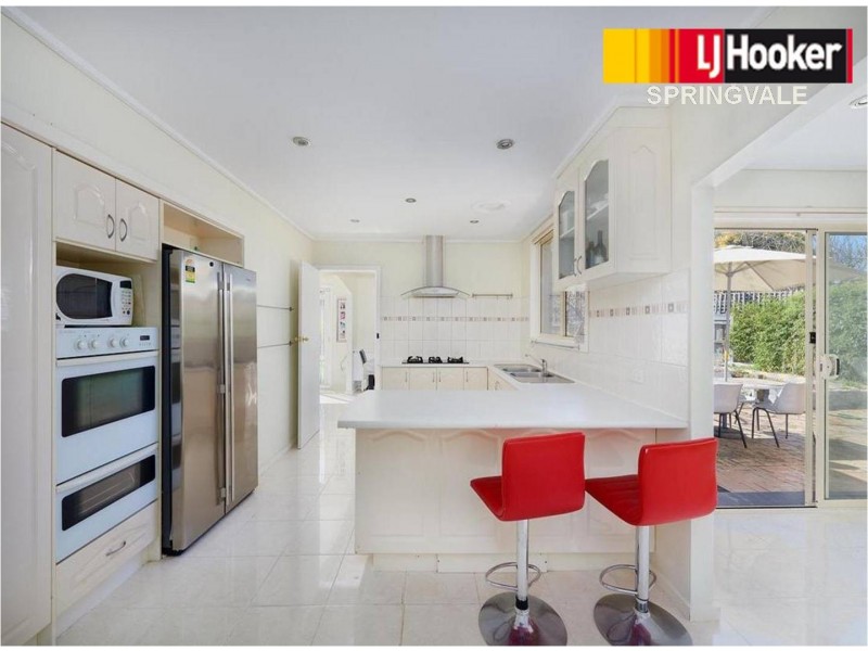 8 BELLBIRD COURT, Springvale South VIC 3172