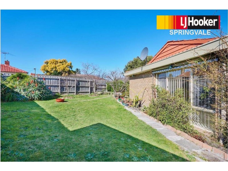 8 BELLBIRD COURT, Springvale South VIC 3172