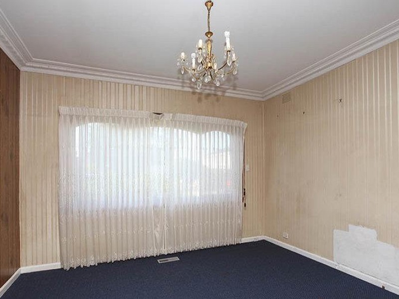 30 BALMORAL AVENUE, Springvale VIC 3171