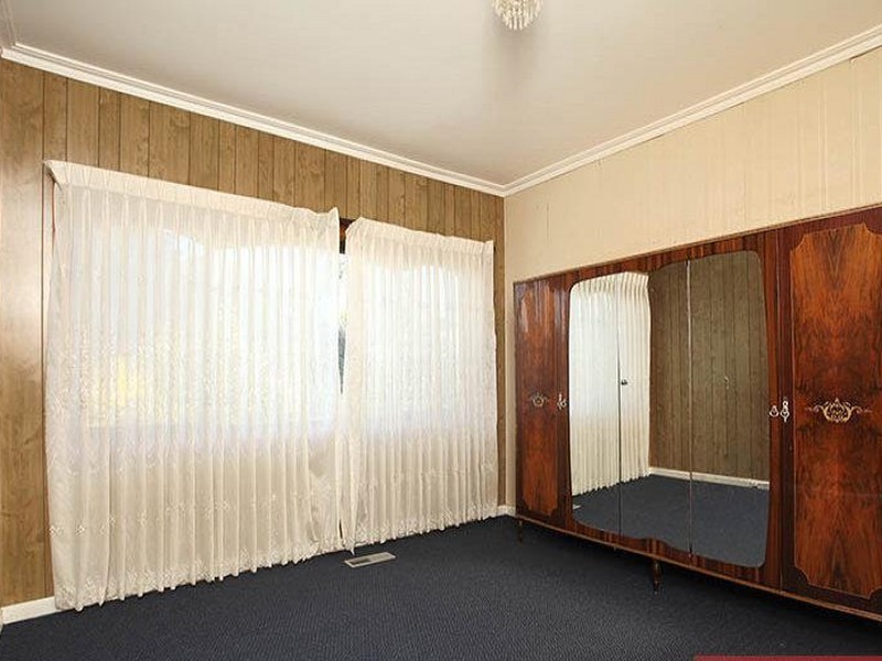 30 BALMORAL AVENUE, Springvale VIC 3171