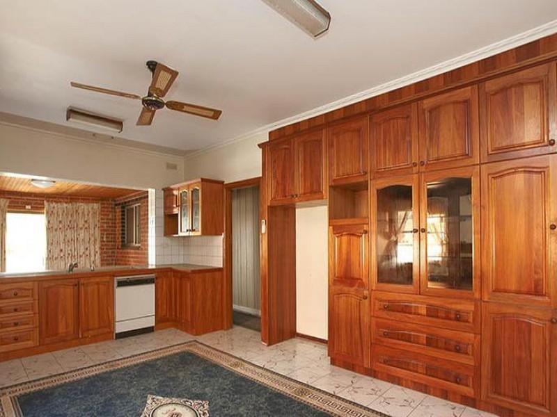 30 BALMORAL AVENUE, Springvale VIC 3171