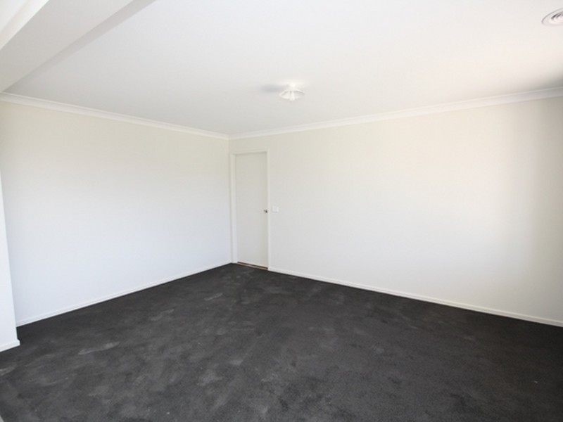 12 Cartwright Grove, Cranbourne East VIC 3977